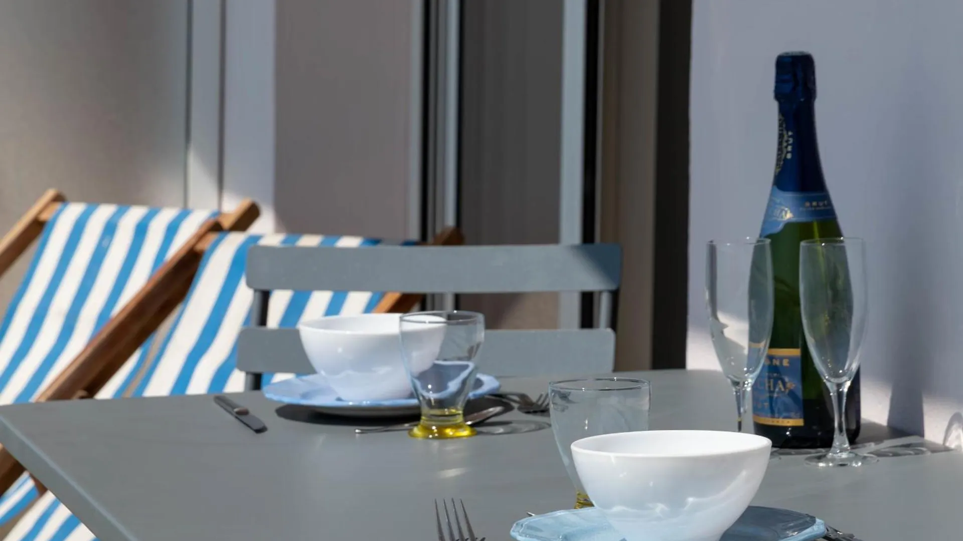 Cannes Sea View & Beach Access 0*,  France
