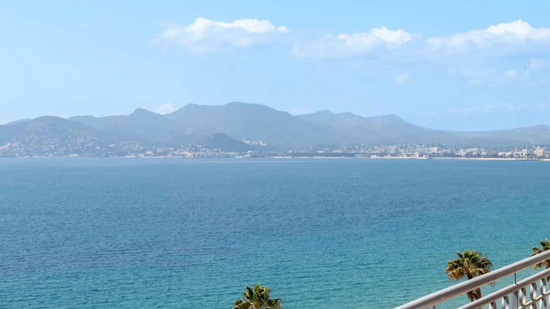 Cannes Sea View & Beach Access 0*,  France