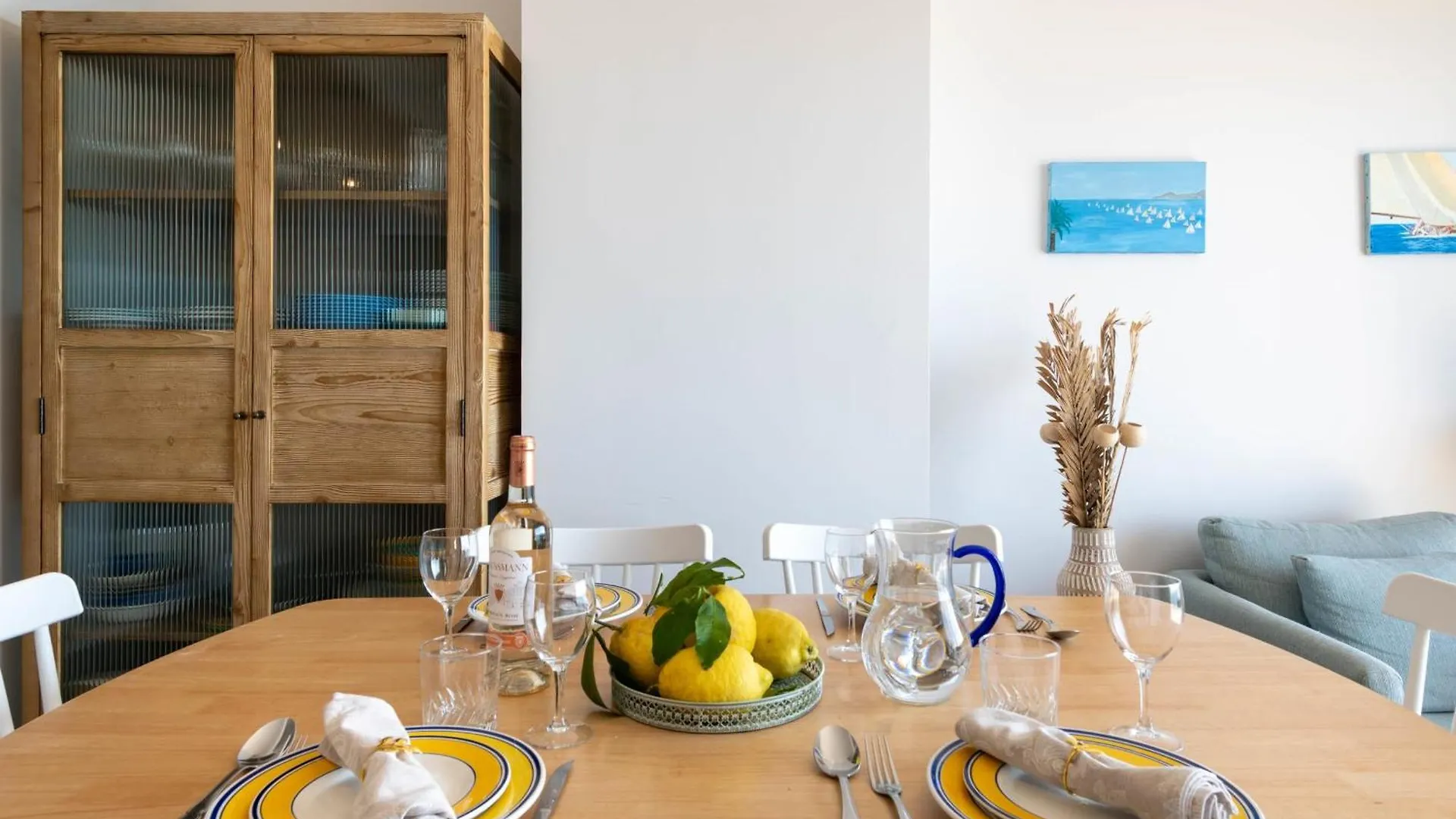 Cannes Sea View & Beach Access Apartment